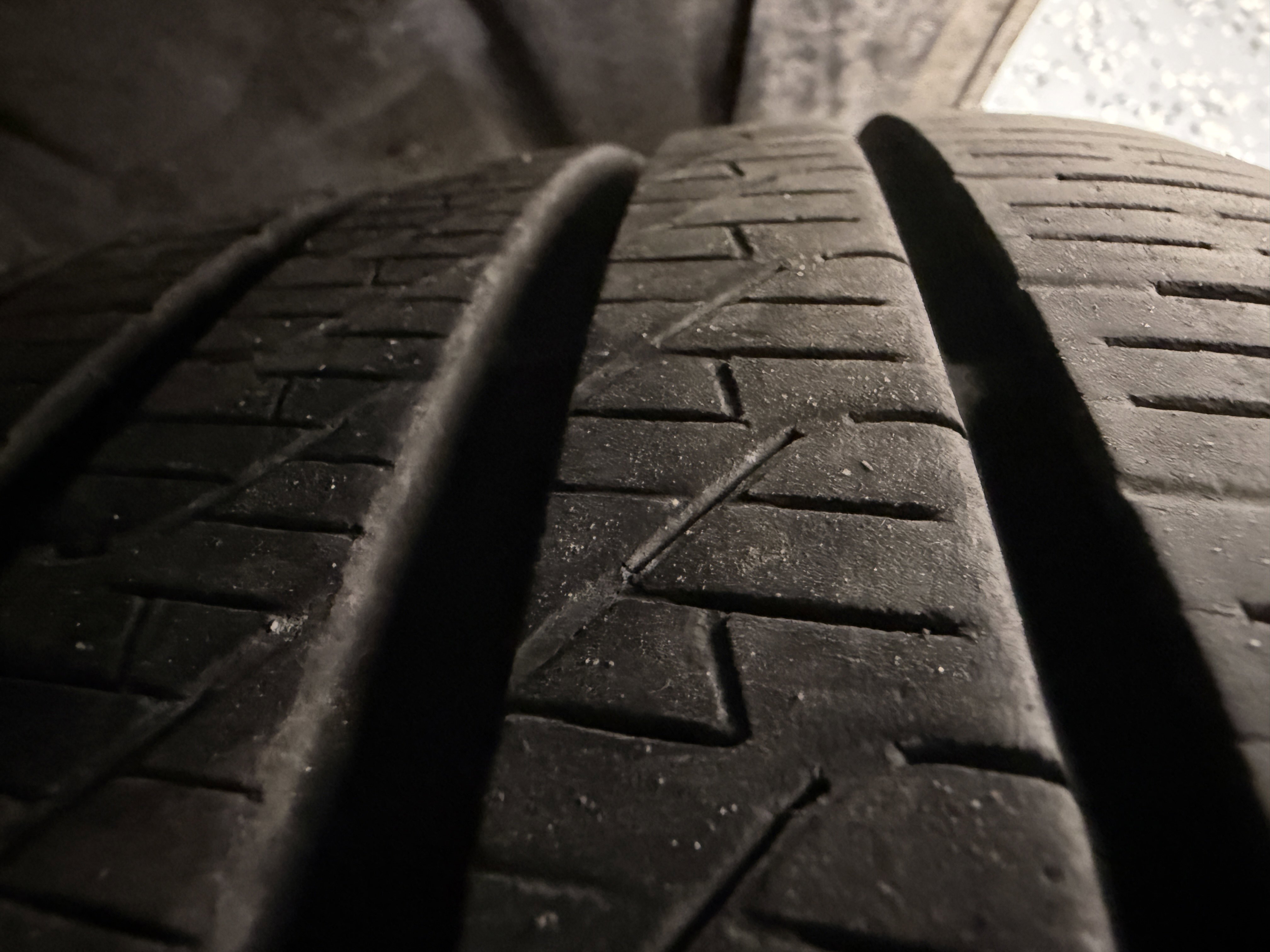 Used 2017 Volvo V60 T6 R-Design Platinum w/ Climate Package image 32