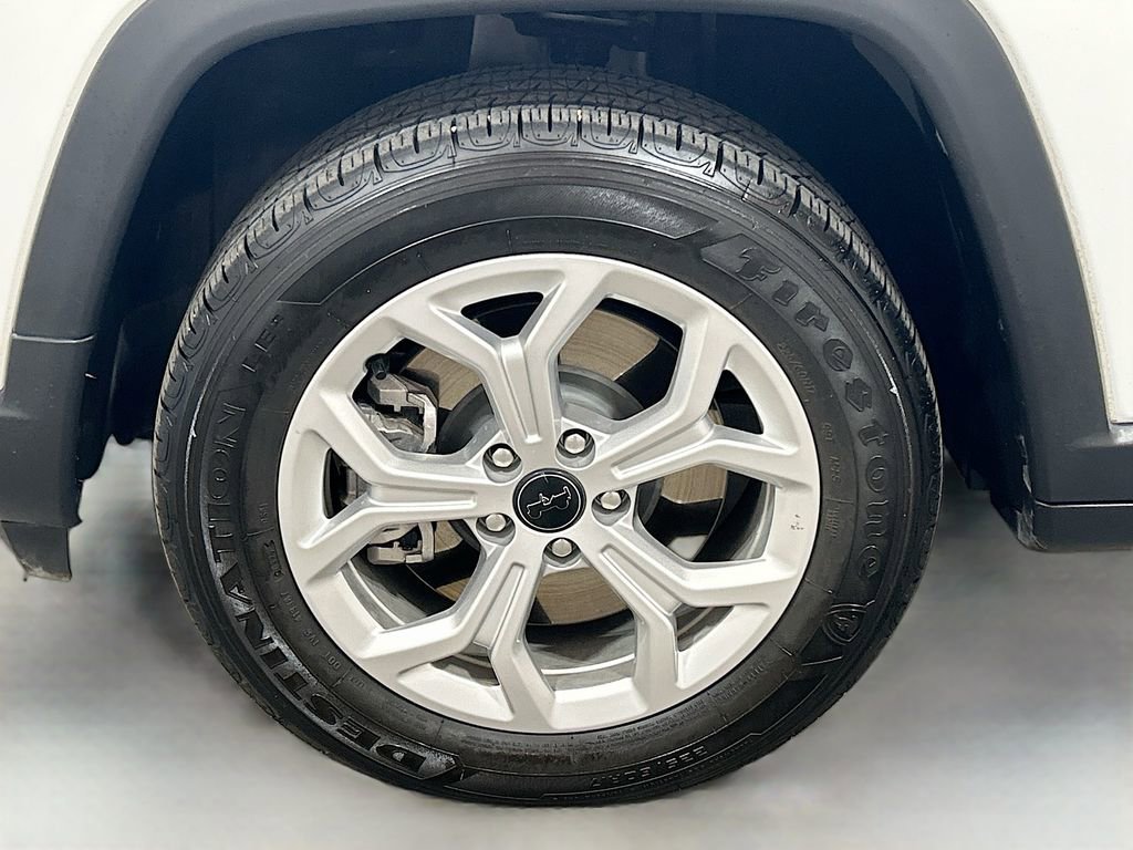 Used 2025 Jeep Compass Latitude image 27