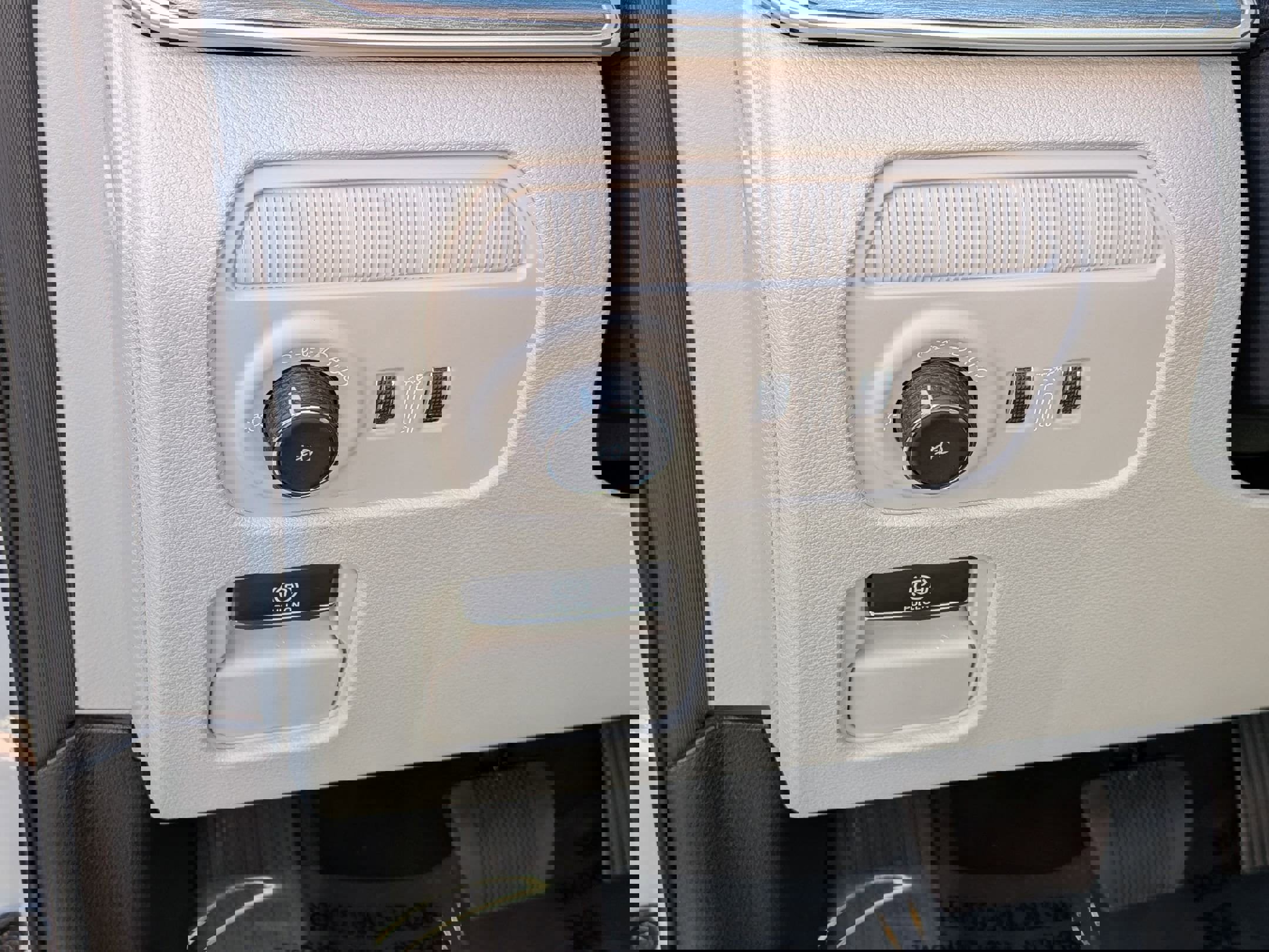 Certified 2025 Jeep Wagoneer Series III w/ Premium Group I image 16