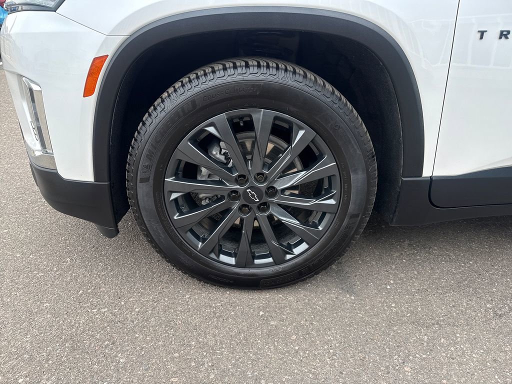 Used 2023 Chevrolet Traverse RS image 27