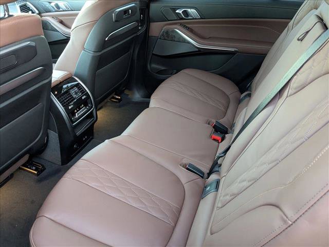 New 2026 BMW X7 M60i image 16