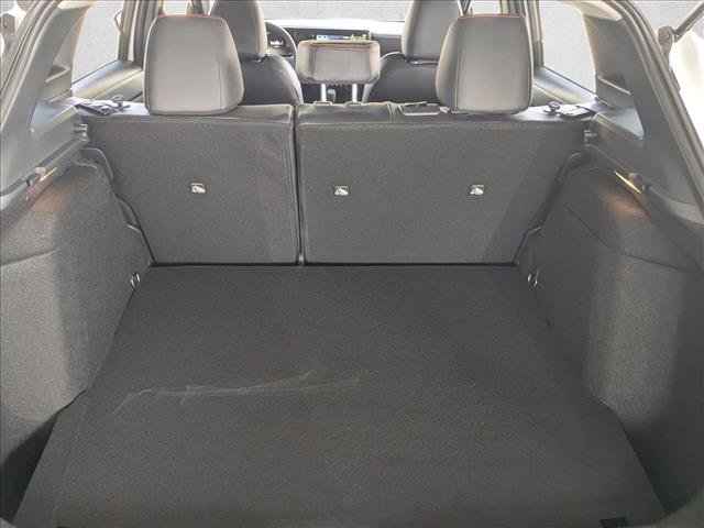 Used 2025 Nissan Kicks SR AWD/4WD image 6