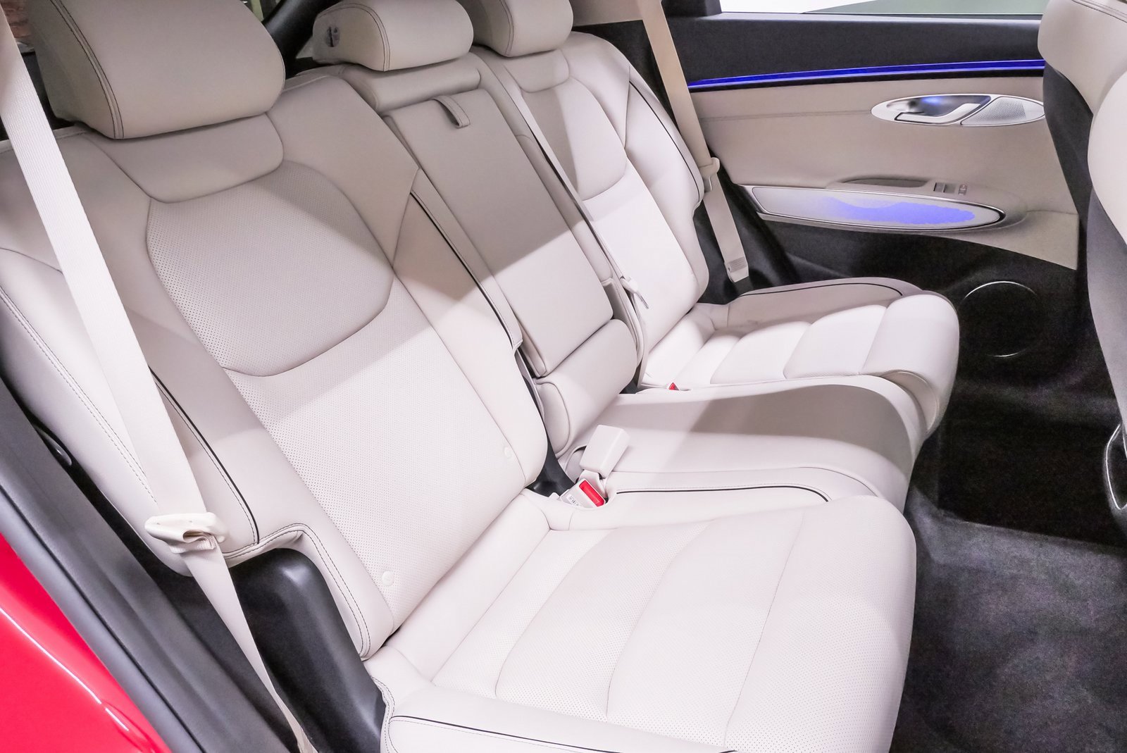 Certified 2026 Genesis GV70 2.5T Advanced image 12