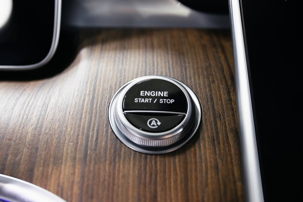 Used 2024 Mercedes-Benz CLE 300 4MATIC Cabriolet image 16