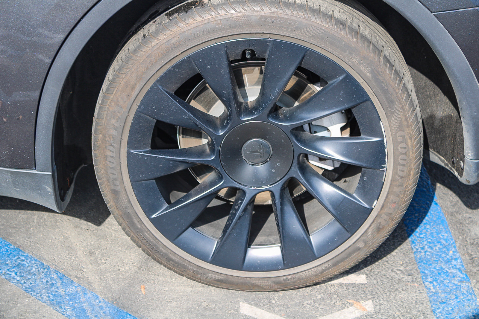 Used 2024 Tesla Model Y Long Range RWD image 10