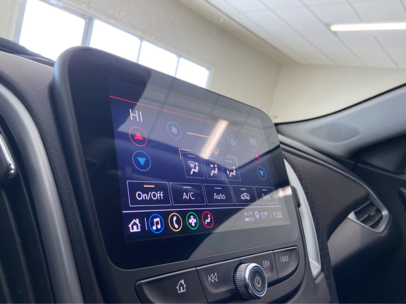 Used 2023 Chevrolet Malibu LT image 25