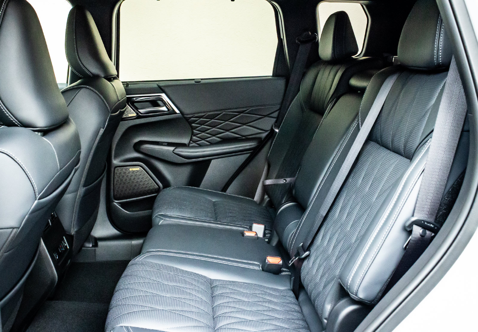 New 2026 Mitsubishi Outlander SEL Black Edition AWD/4WD image 13