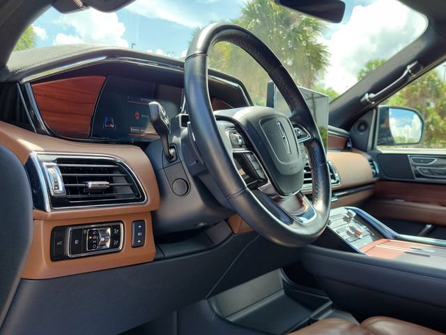Certified 2023 Lincoln Navigator Reserve w/ Monochromatic Package AWD/4WD image 10