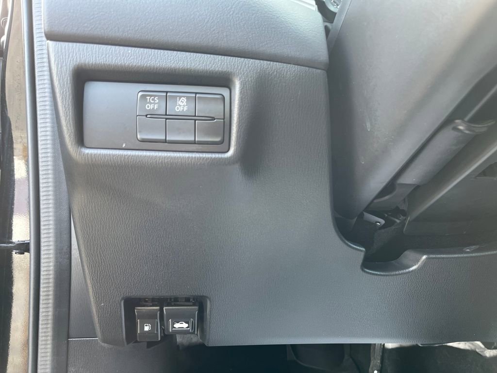 Used 2018 MAZDA CX-5 Touring image 31