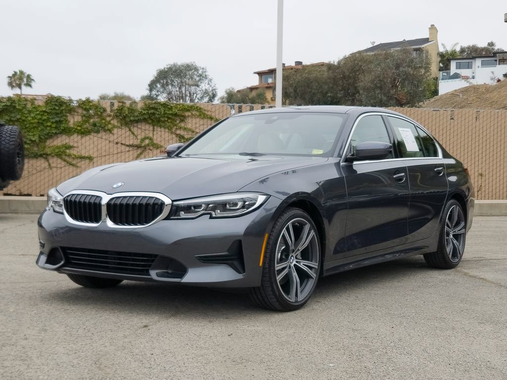 Used 2022 BMW 330i Sedan w/ Premium Package 2 RWD image 2