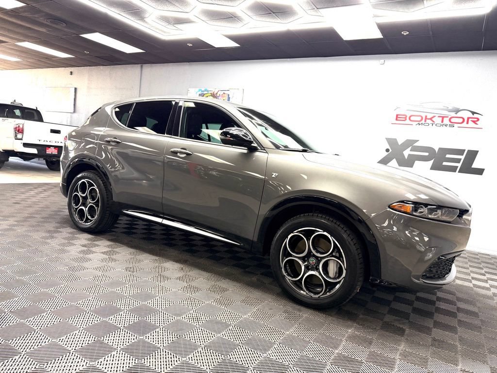 Used 2024 Alfa Romeo Tonale Ti AWD/4WD image 2