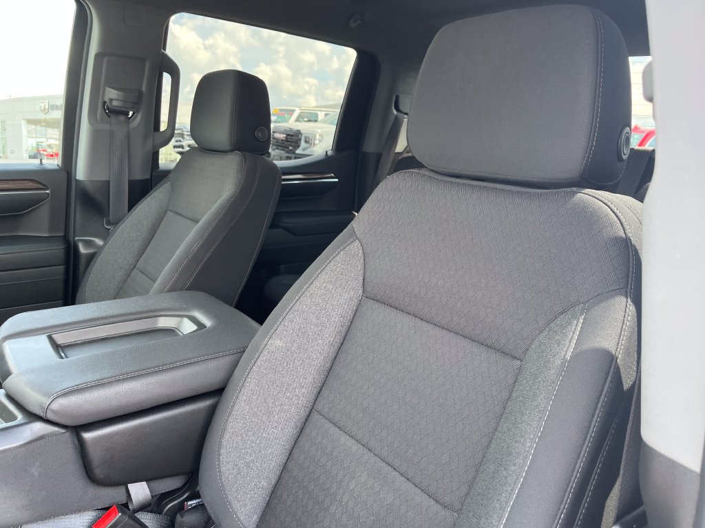 Used 2024 Chevrolet Silverado 1500 LT AWD/4WD image 13