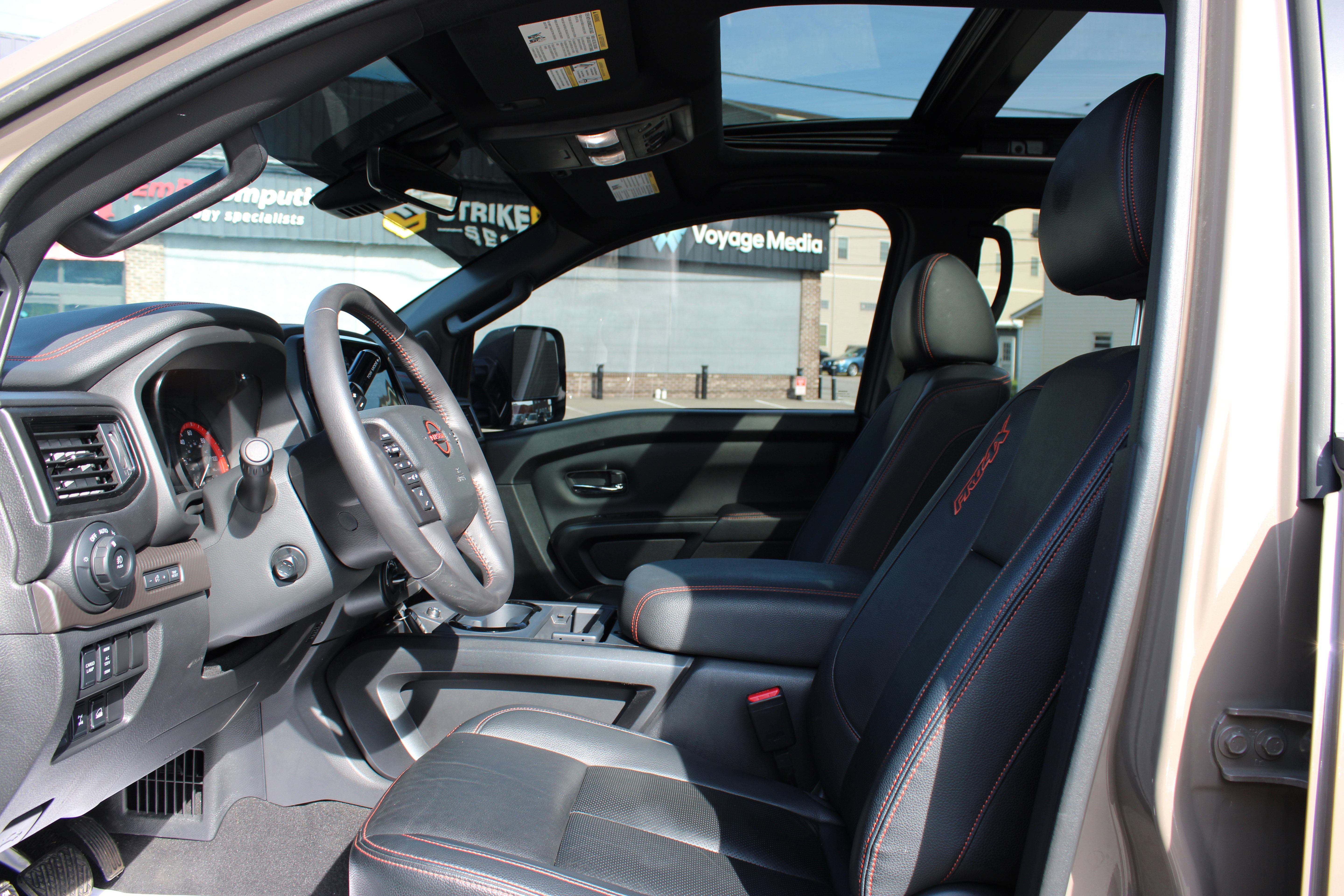 Certified 2024 Nissan Titan PRO-4X w/ Pro-4x Convenience Package AWD/4WD image 15