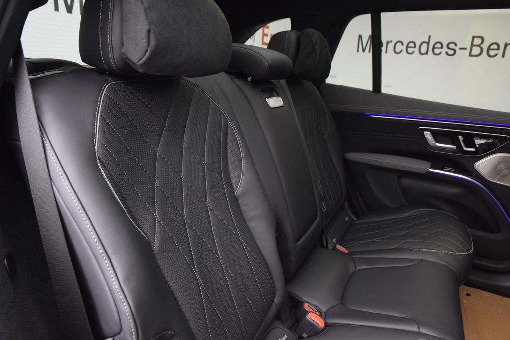 New 2026 Mercedes-Benz EQS 550 4MATIC SUV image 19