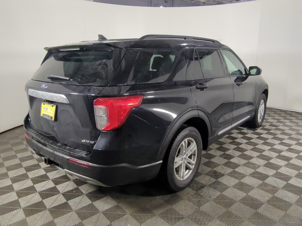 Certified 2022 Ford Explorer XLT w/ Equipment Group 202A image 15