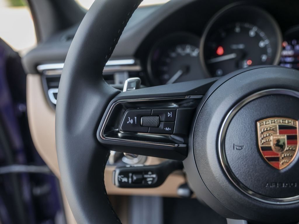 Certified 2026 Porsche Macan AWD/4WD image 20