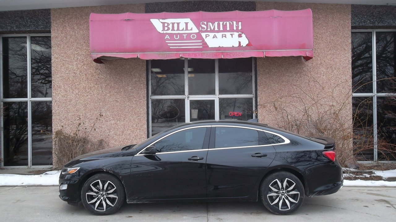 Used 2025 Chevrolet Malibu RS image 2