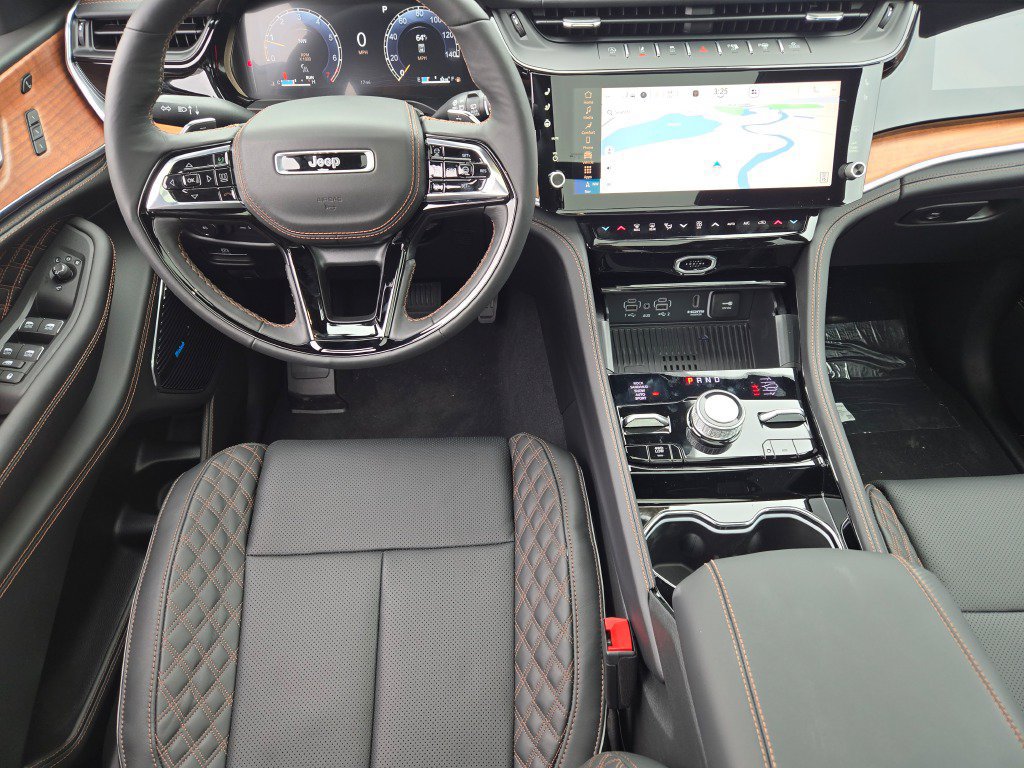New 2027 Jeep Grand Cherokee Summit AWD/4WD image 2