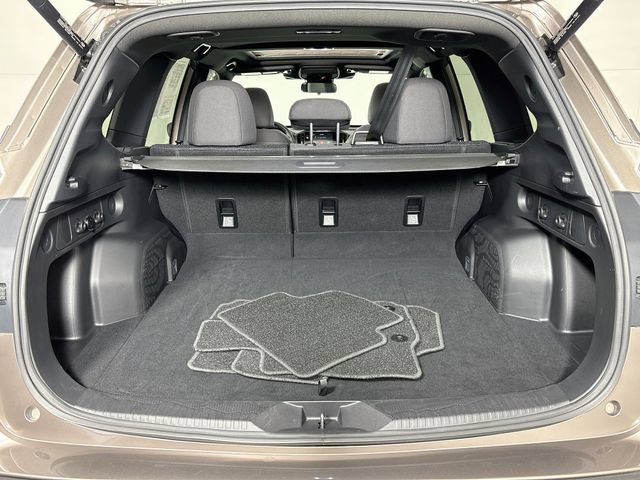 Certified 2025 Subaru Forester Premium AWD/4WD image 29