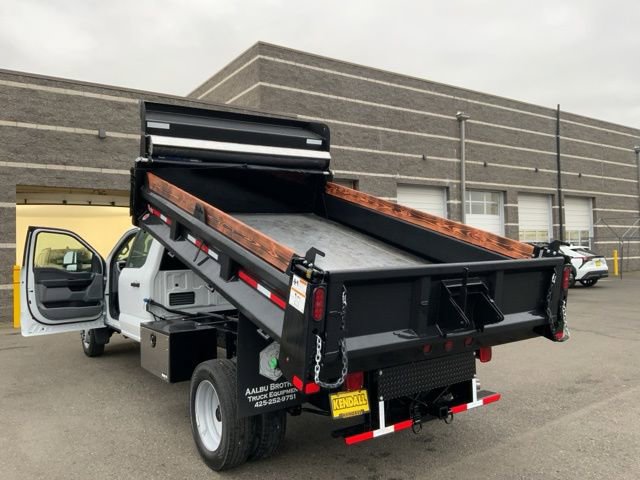 Used 2024 Ford F550 4x4 Crew Cab Super Duty image 9