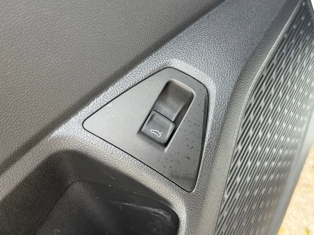 Used 2019 Volkswagen Jetta SEL w/ Cold Weather Package image 28