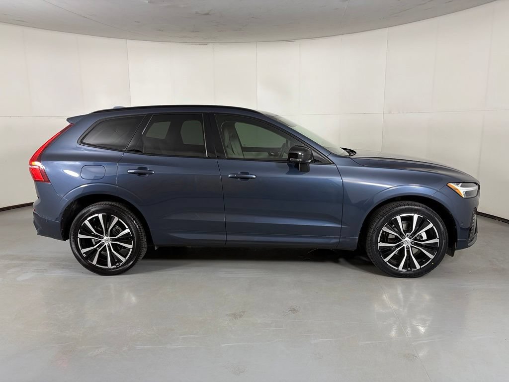 Used 2023 Volvo XC60 B5 Plus w/ Climate Package FWD image 9