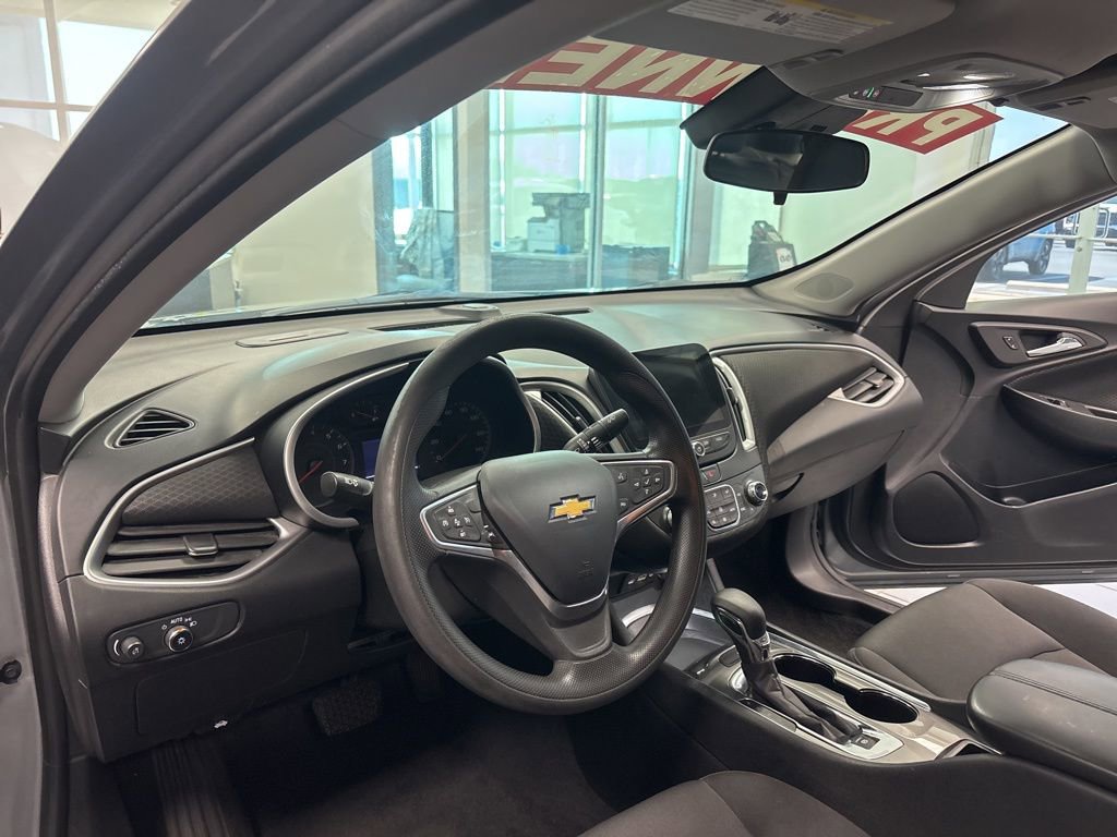 Used 2023 Chevrolet Malibu LT image 27