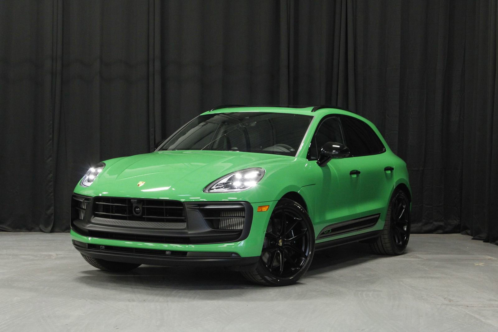 New 2026 Porsche Macan GTS AWD/4WD video 1