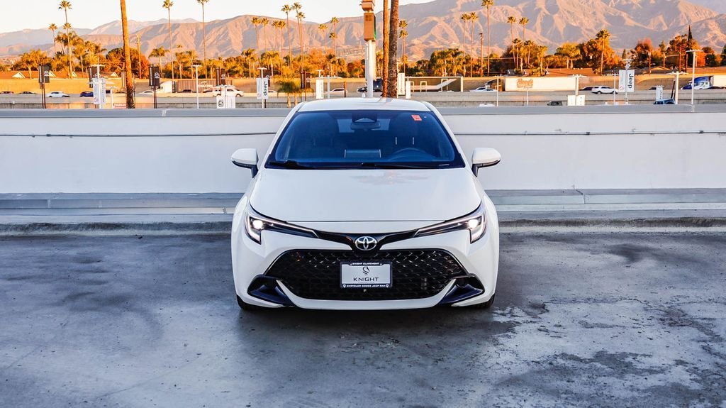 Used 2024 Toyota Corolla SE image 3