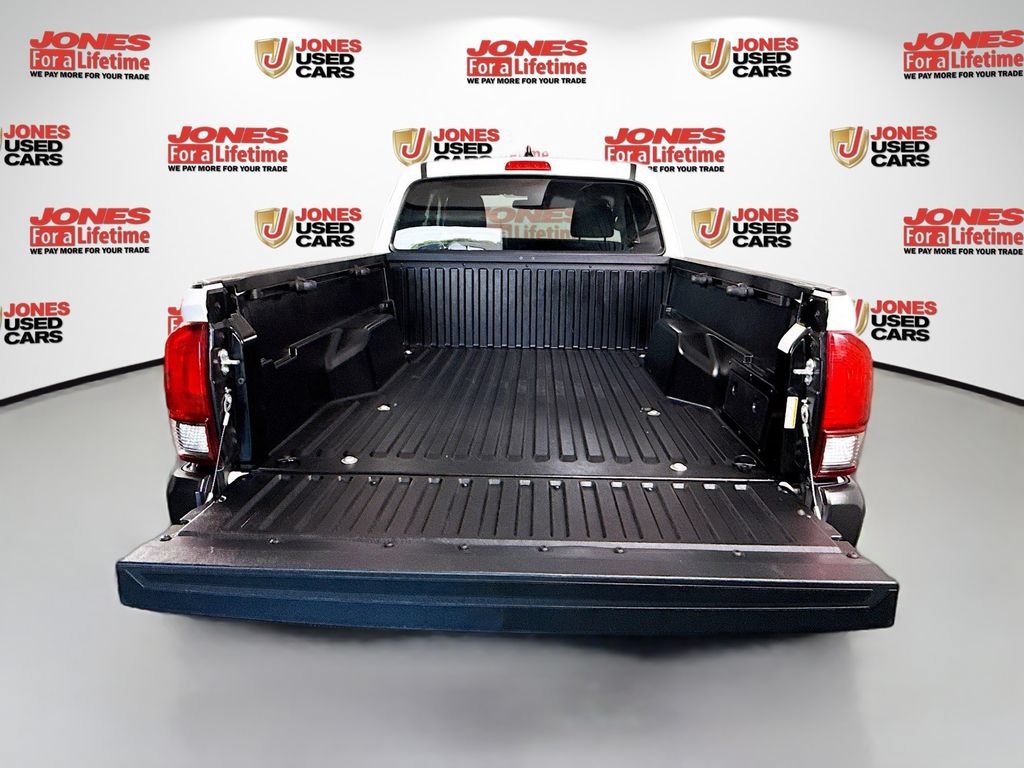 Used 2022 Toyota Tacoma SR AWD/4WD image 16