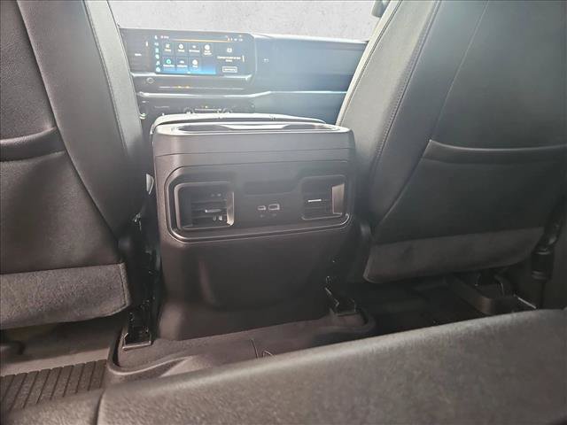 Used 2024 Chevrolet Silverado 1500 LT Trail Boss w/ LT Trail Boss Premium Package AWD/4WD image 17
