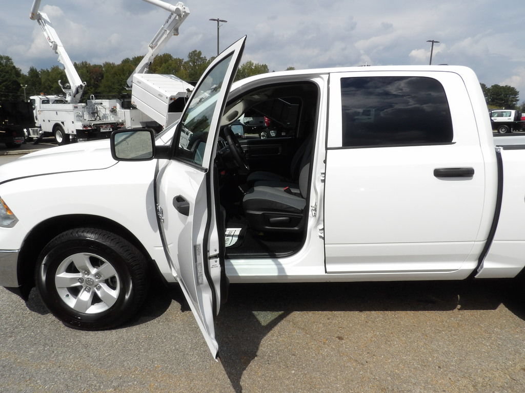 Used 2022 RAM 1500 Classic SLT RWD image 13