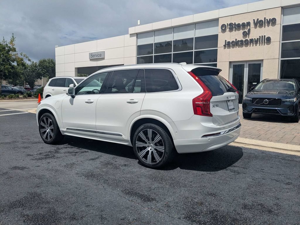 Certified 2023 Volvo XC90 T8 Plus AWD/4WD image 4