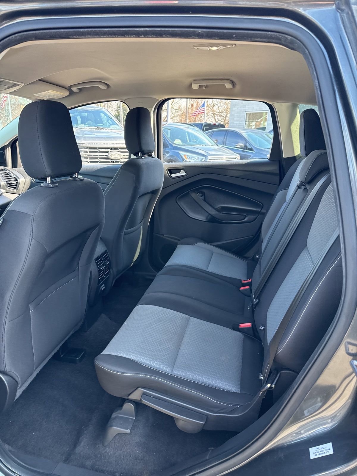 Used 2019 Ford Escape SE image 14