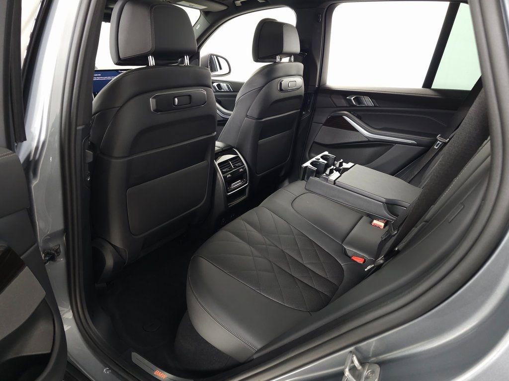 Used 2024 BMW X5 xDrive50e image 39