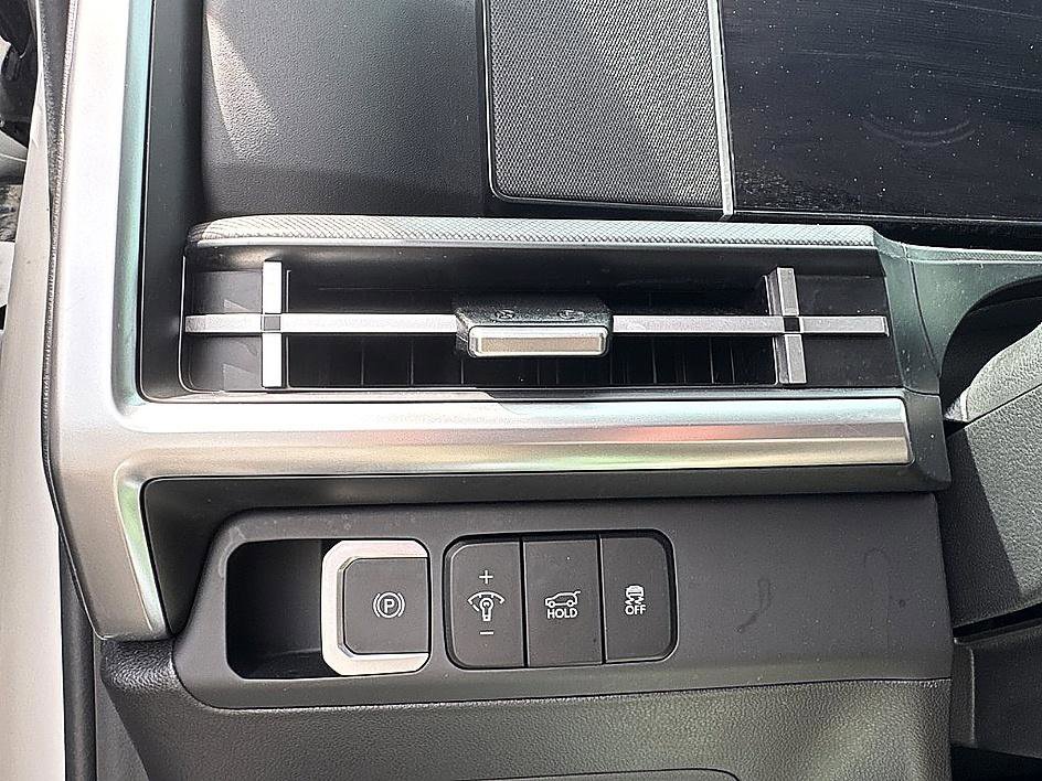 Used 2025 Hyundai Santa Fe SE image 20