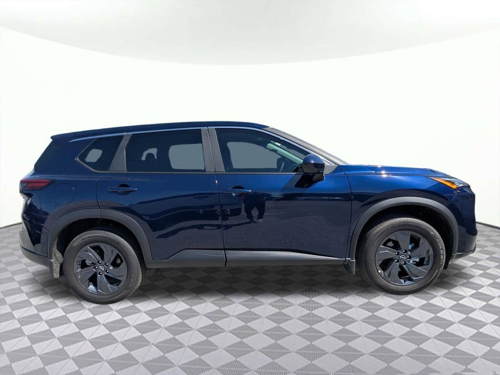 Used 2026 Nissan Rogue SV FWD image 2