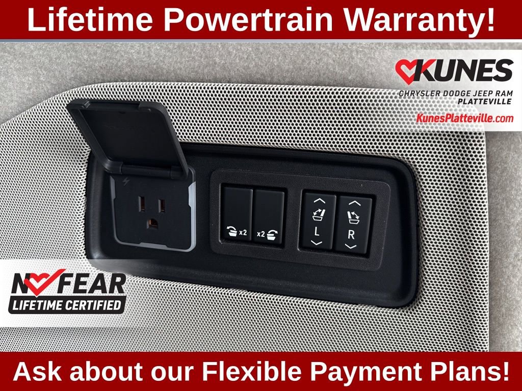 Used 2023 Cadillac Escalade Premium Luxury Platinum image 34