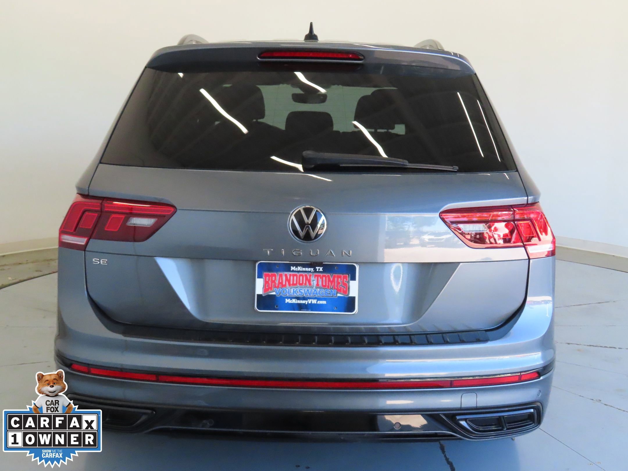 Used 2023 Volkswagen Tiguan SE R-Line image 5