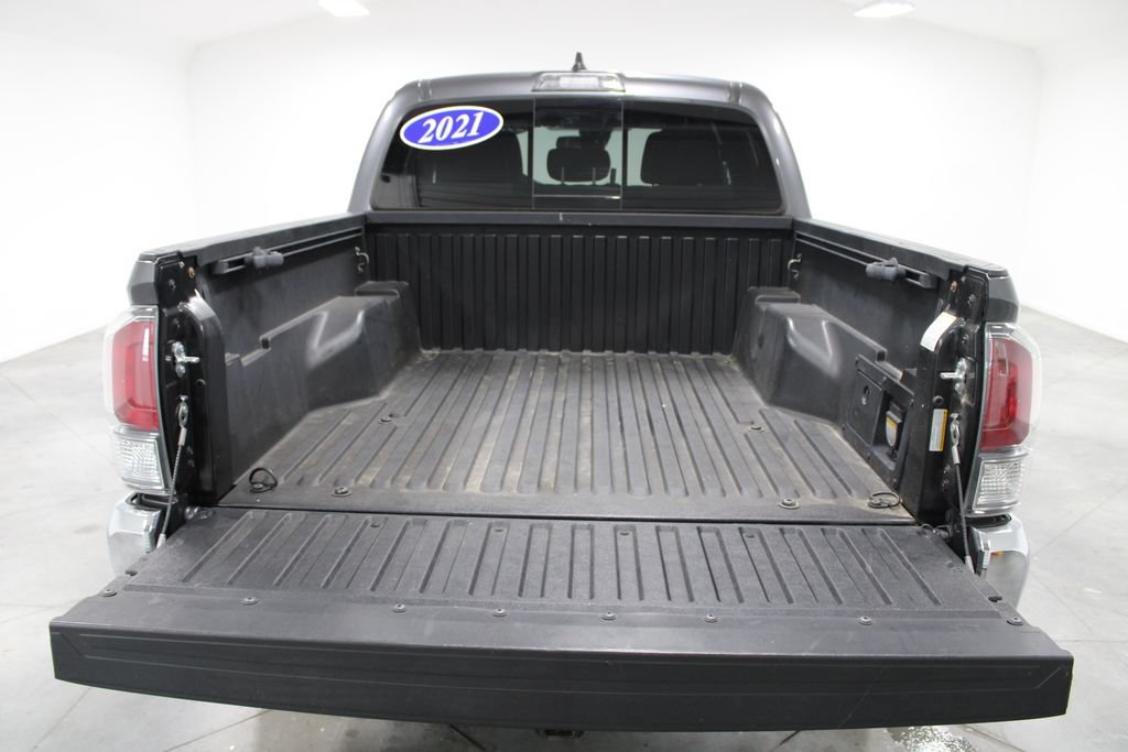 Used 2021 Toyota Tacoma TRD Off-Road AWD/4WD image 16