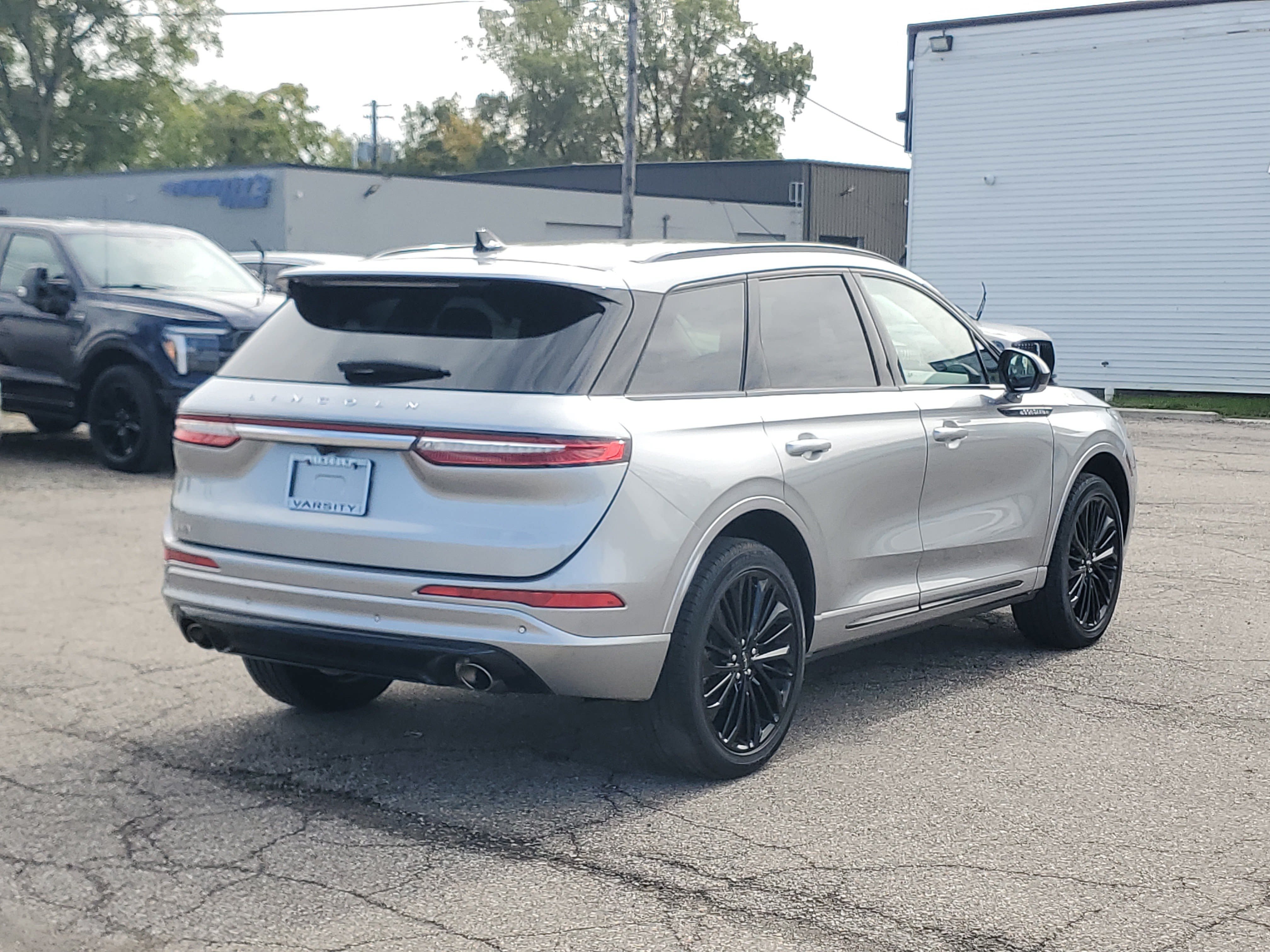 Certified 2024 Lincoln Corsair Reserve w/ Jet Appearance Package AWD/4WD image 6