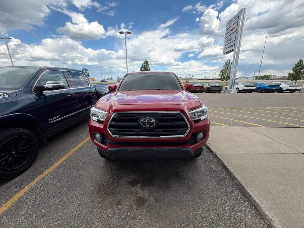 Used 2019 Toyota Tacoma SR5 RWD image 2
