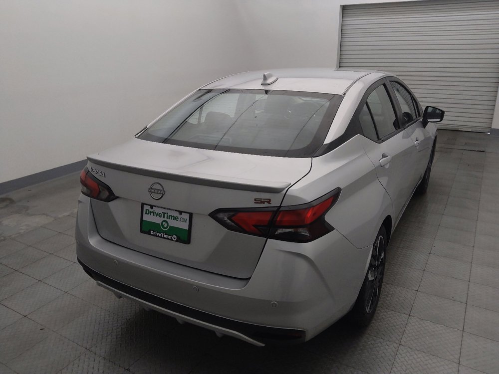 Used 2024 Nissan Versa SR FWD image 7