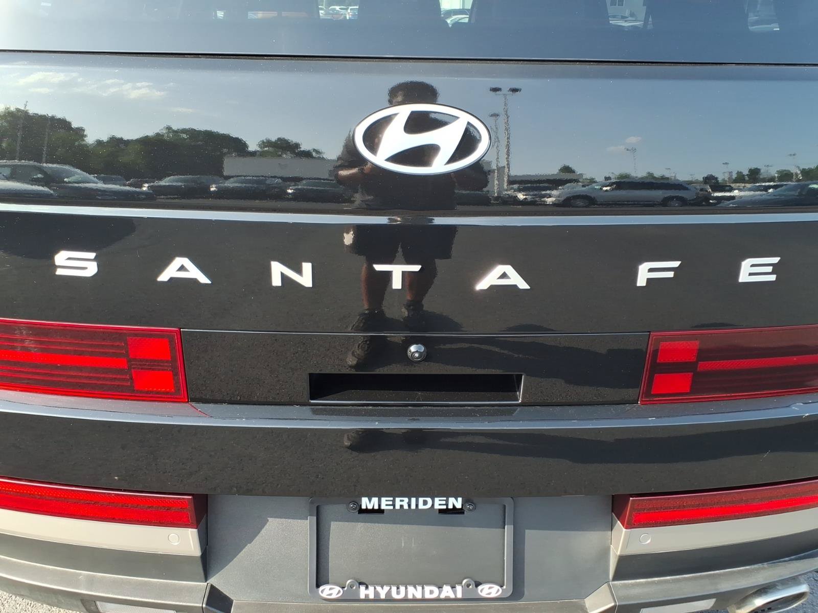 Certified 2025 Hyundai Santa Fe Limited AWD/4WD image 14
