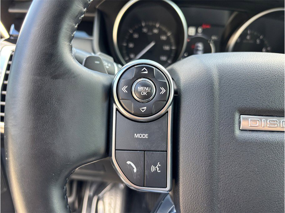 Used 2018 Land Rover Discovery SE image 24