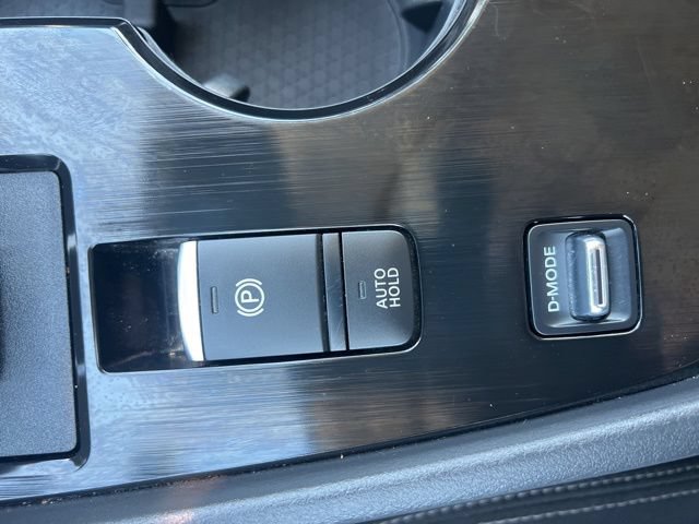 Used 2025 Nissan Rogue SV FWD image 21