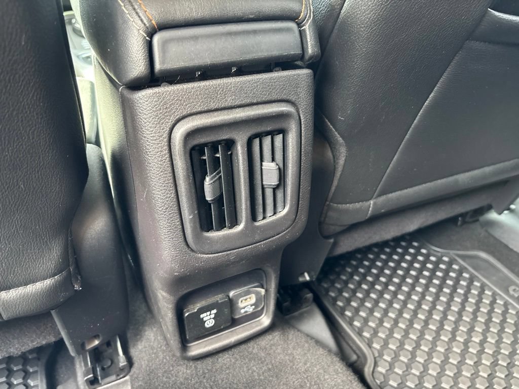 Used 2019 Jeep Compass Latitude w/ Cold Weather Group AWD/4WD image 18