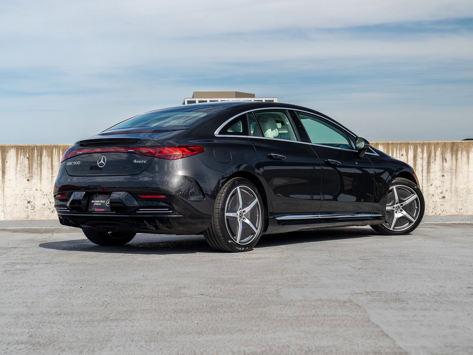 Used 2023 Mercedes-Benz EQE 500 4MATIC Sedan image 4