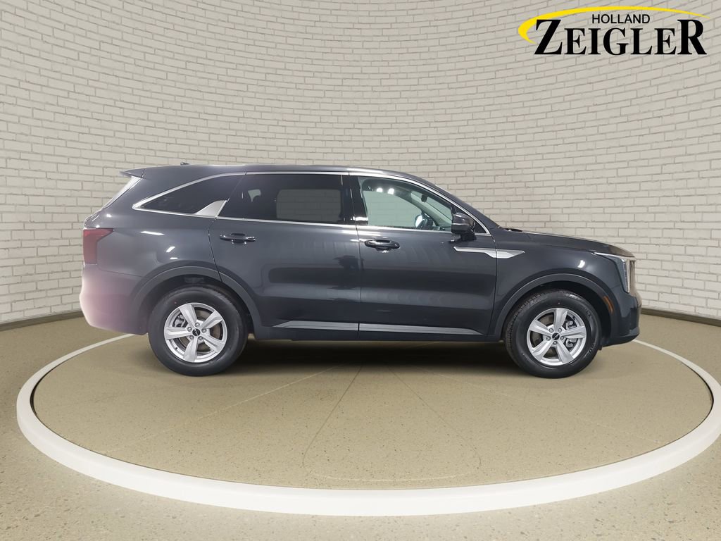 New 2026 Kia Sorento LX FWD image 4