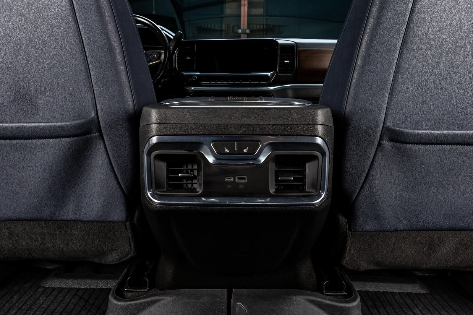 Used 2024 Chevrolet Silverado 2500 High Country w/ High Country Premium Package AWD/4WD image 34